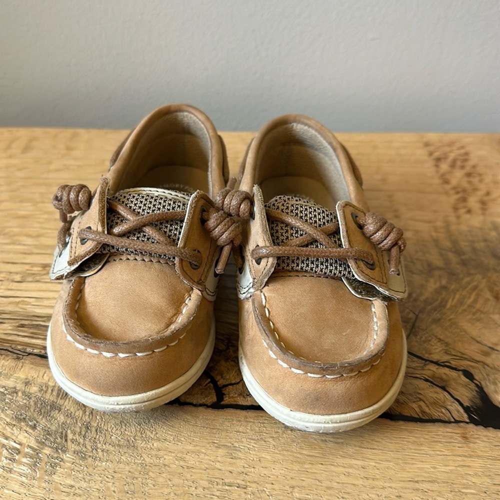 Sperry little kid size 8
